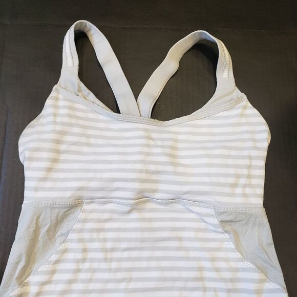 LULULEMON GRAY WHITE STRIPE SLEEVELESS ACTIVEWEAR ATHLETIC SHELF BRA TANK - Picture 10 of 16